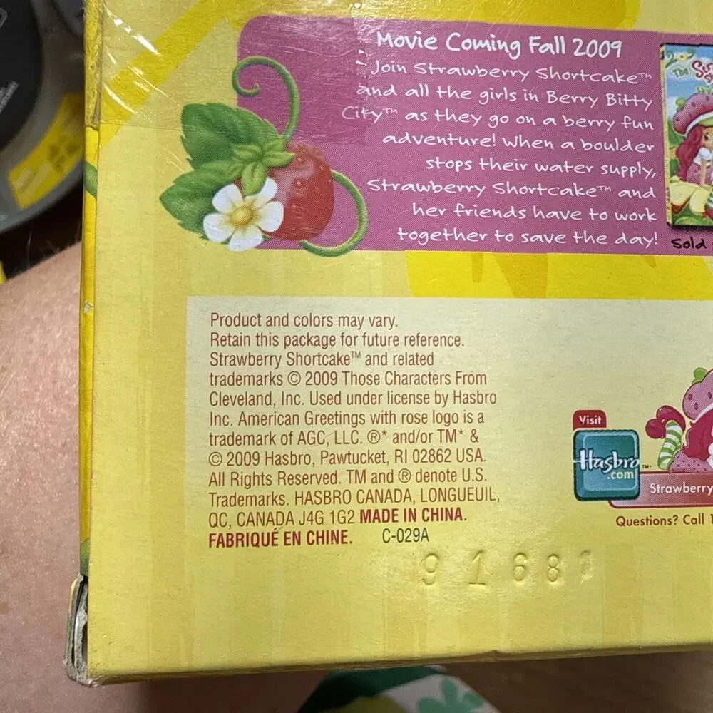 Y2k Strawberry Shortcake Lot Mini Doll With Dvd & 3 Lunch Boxes